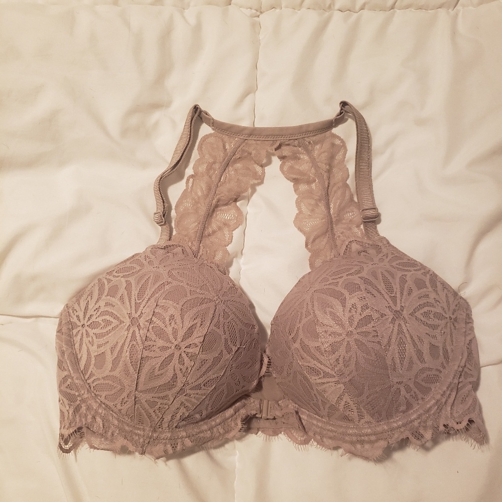 Victoria's Secret 34DD lace bra